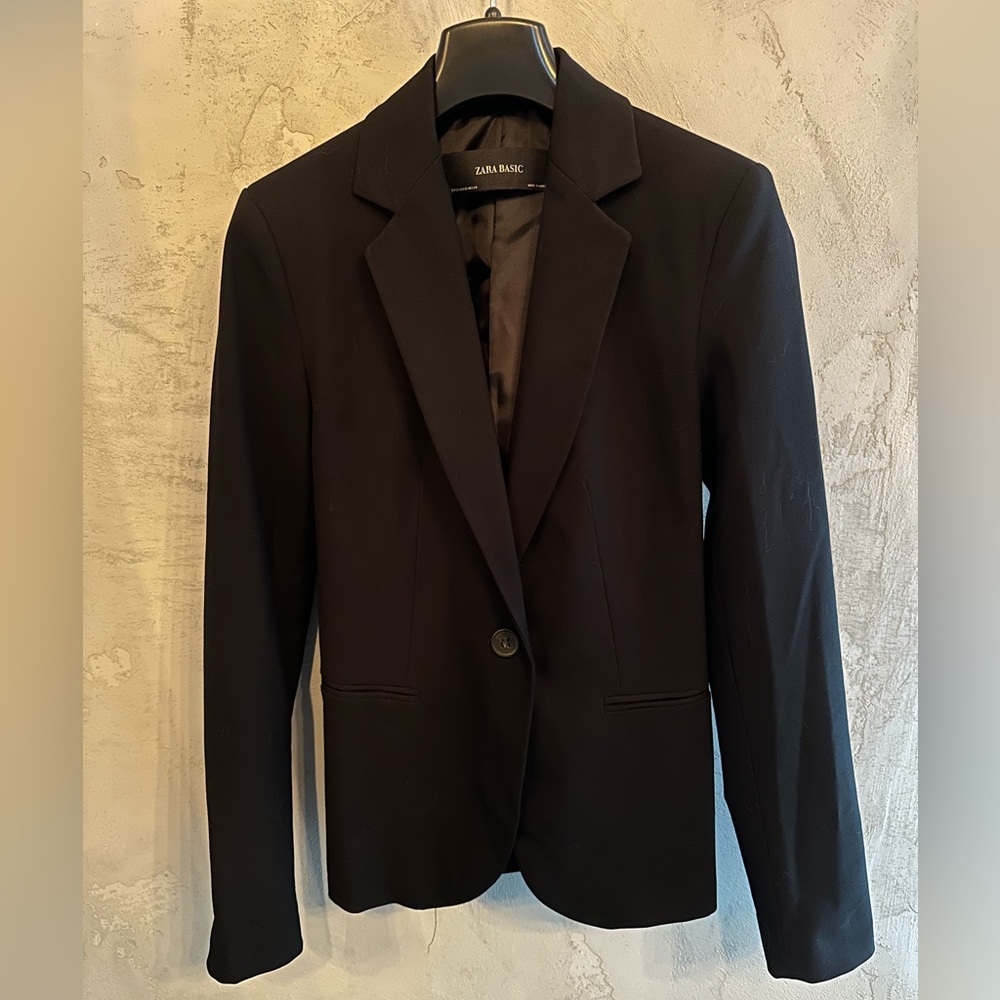 Zara Black Blazer (size 2)